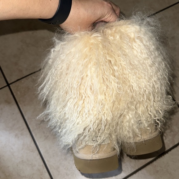 Women’s UGG Classic Short Mongolian Cuff Sand Boots #6 - Picture 4 of 10
